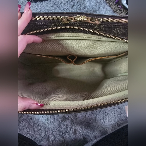 Louis Vuitton Brown Monogram Travel Bag - Picture 8 of 15